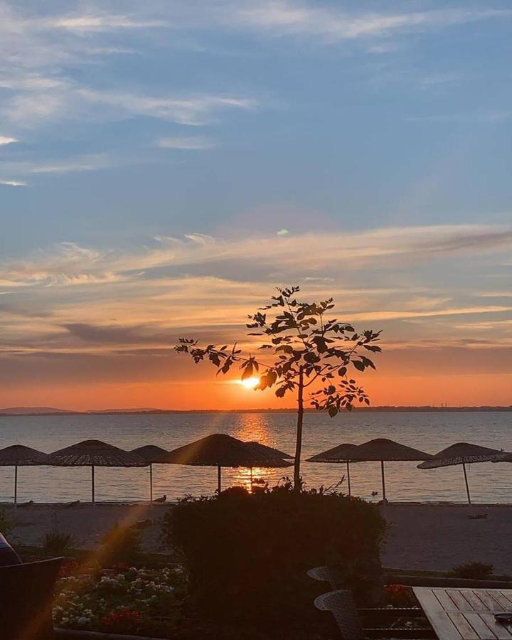 Paradise Island Hotel Darica  Exterior photo
