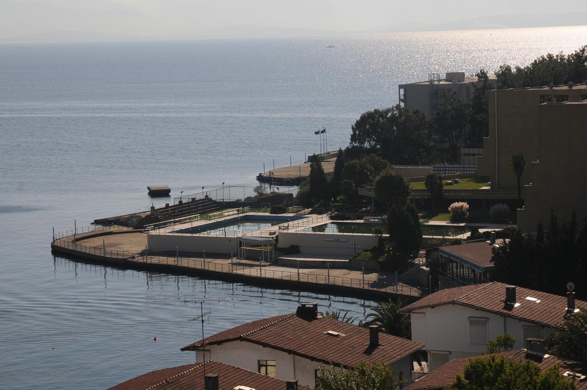 Paradise Island Hotel Darica  Exterior photo